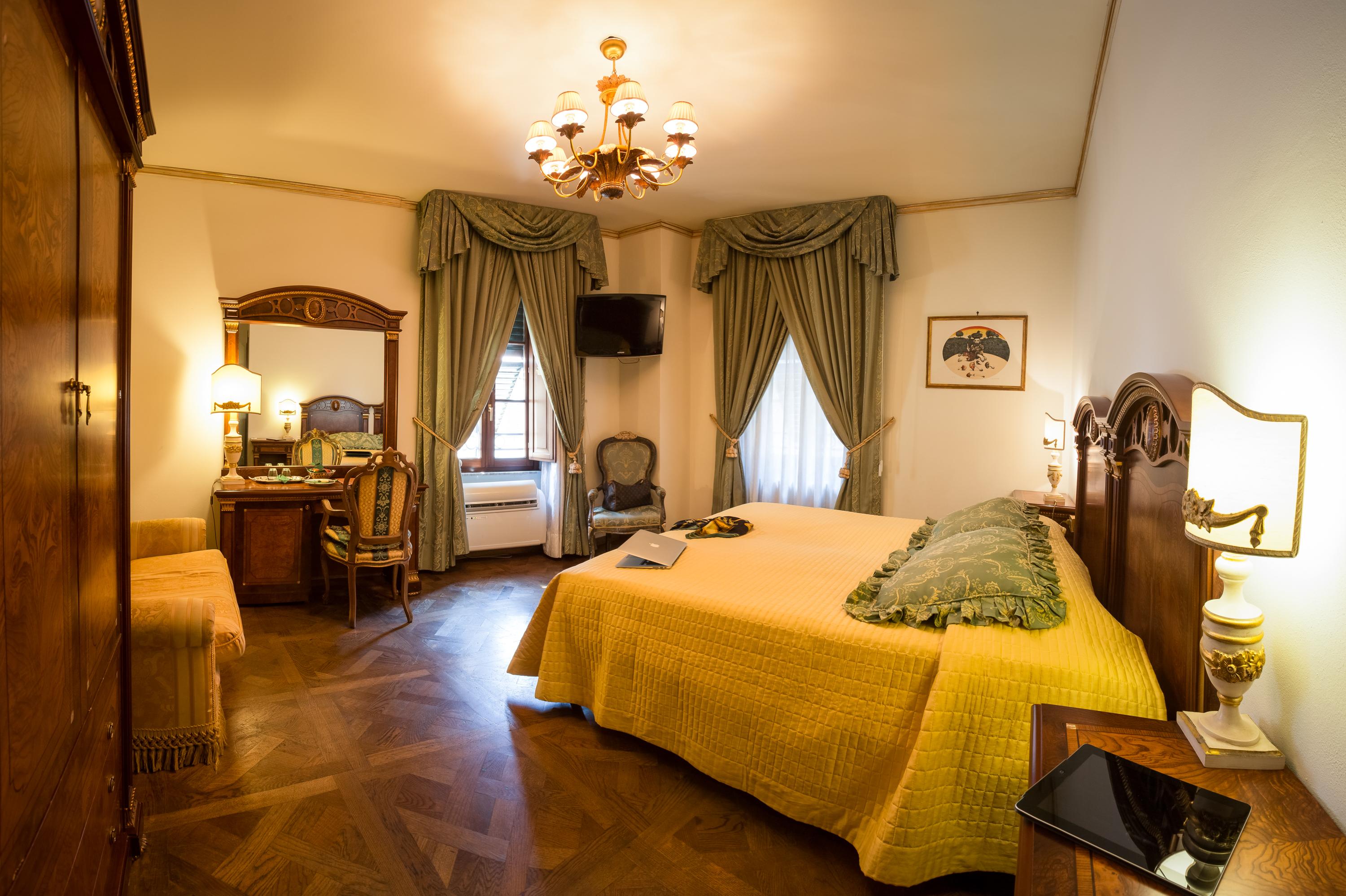 Hotel Palazzo Alexander Lucca Exterior photo