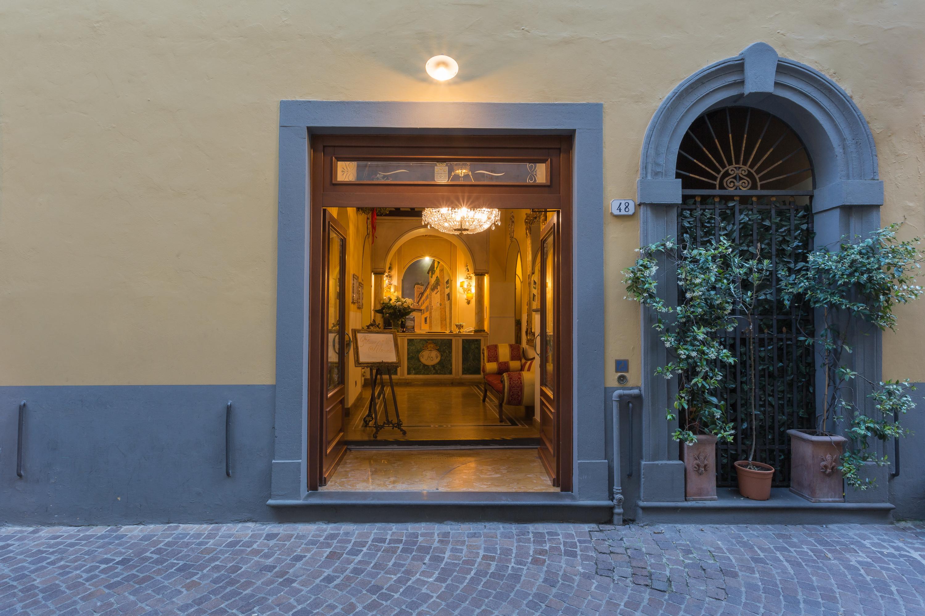 Hotel Palazzo Alexander Lucca Exterior photo