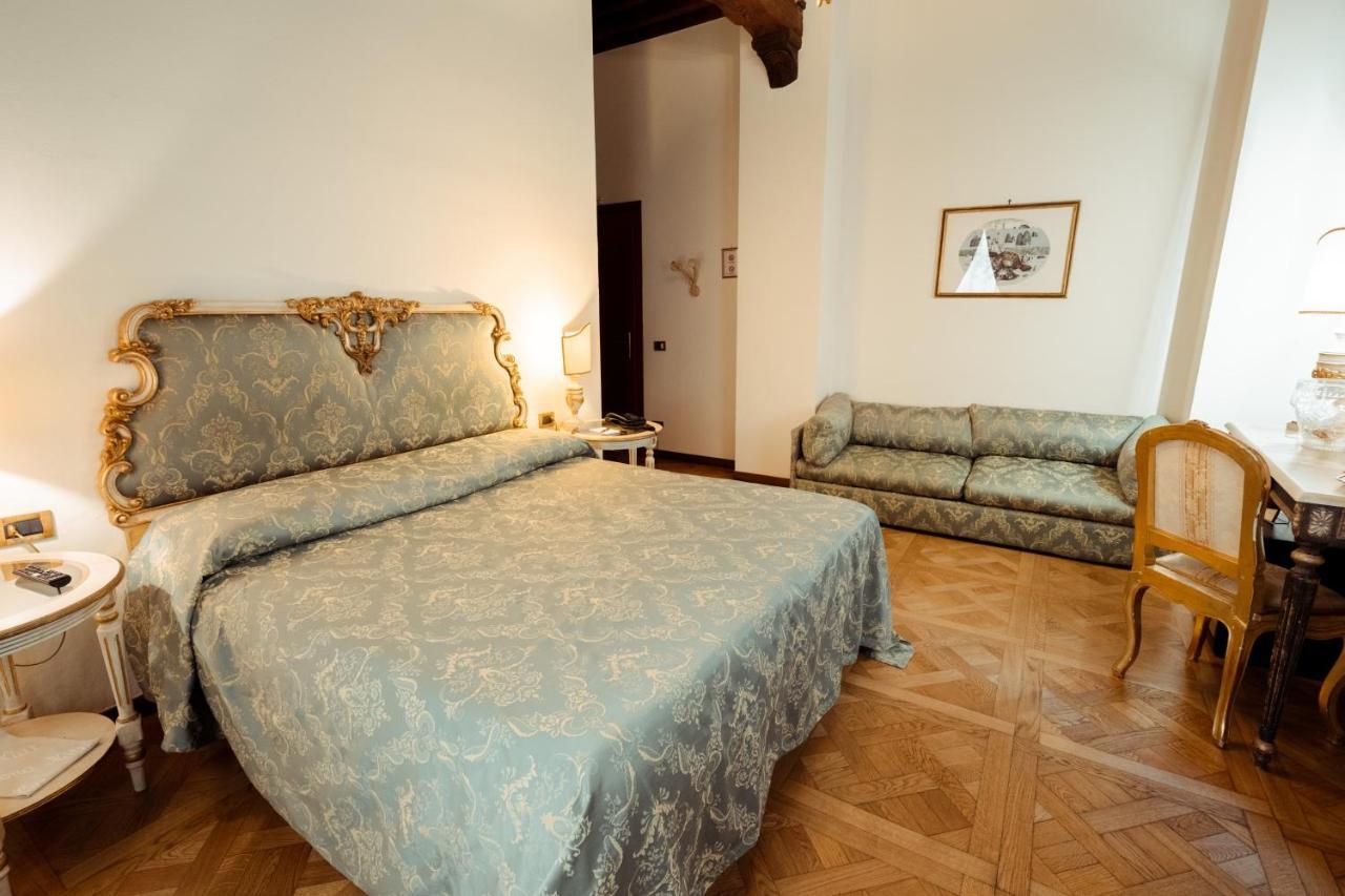 Hotel Palazzo Alexander Lucca Exterior photo